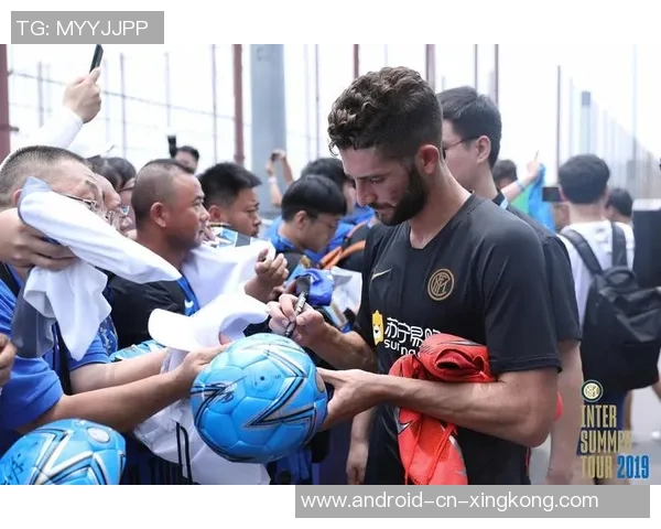 天下足球庆祝动作的魅力与影响力探讨以及球迷文化的深远意义 天下足球庆祝动作的魅力与影响力探讨以及球迷文化的深远意义