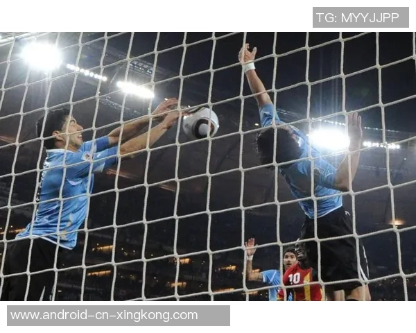 实况足球中扑点球的技巧与策略解析,助你成为守门员的高手 实况足球中扑点球的技巧与策略解析,助你成为守门员的高手