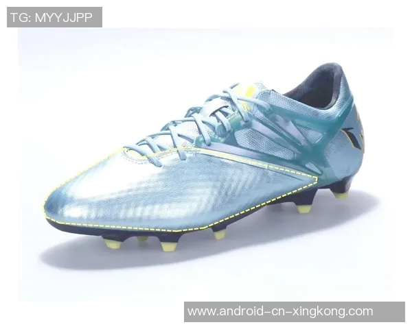 足球鞋的优势解析助你提升球技与场上表现的秘密